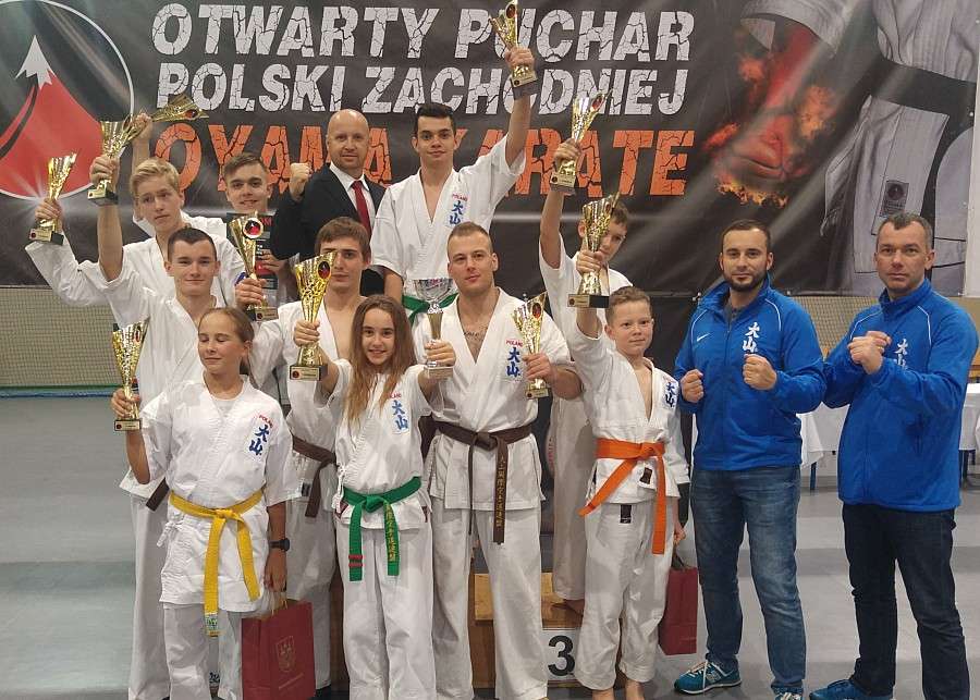 10 medali jeleniogórzan z JK OYAMA