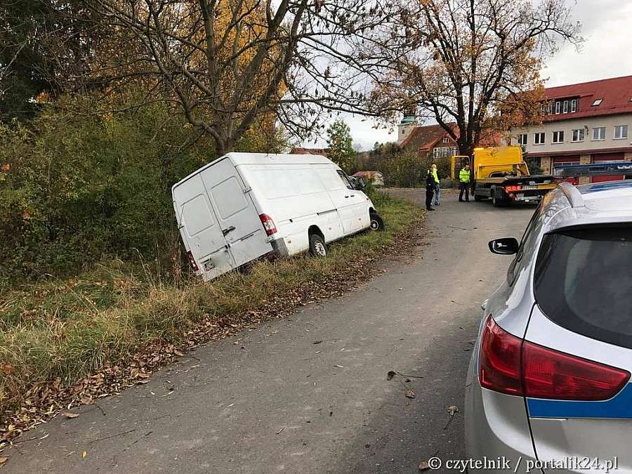 KOMPLETNIE PIJANY... BUSEM DO ROWU