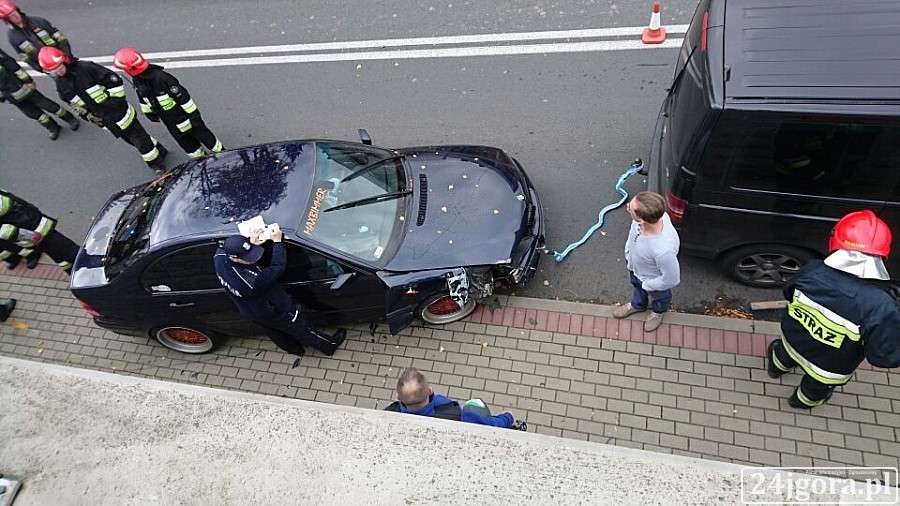 Karpacz - Auto uderzyło w latarnię