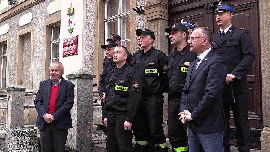 Strażacy-bohaterowie nagrodzeni przez Prezydenta