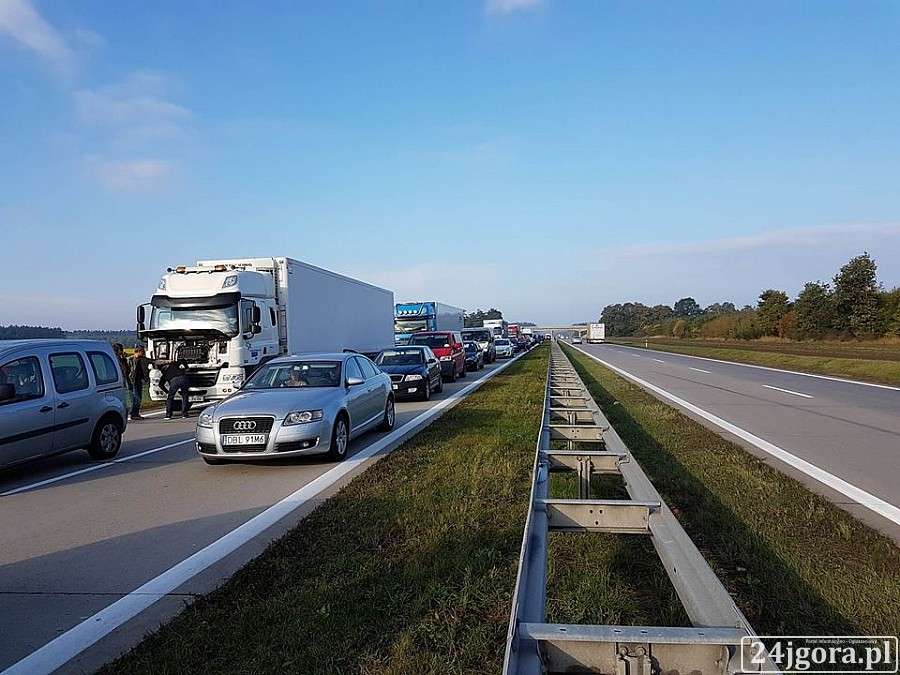 Olbrzymi korek na autostradzie A4