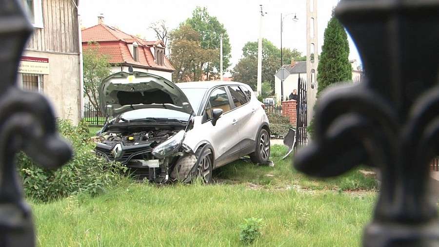Rozbił kradzione auto (video)