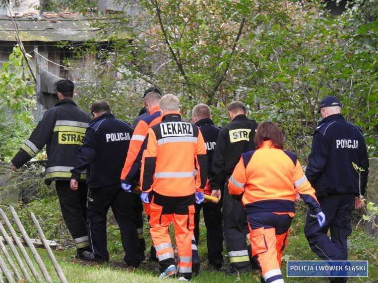 64-latka zgubiła się w lesie i złamała nogę