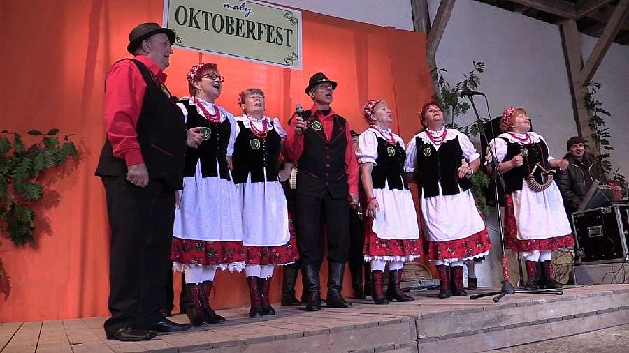 Bogata oferta produktów i Mały Oktoberfest przy Pałacu Łomnica