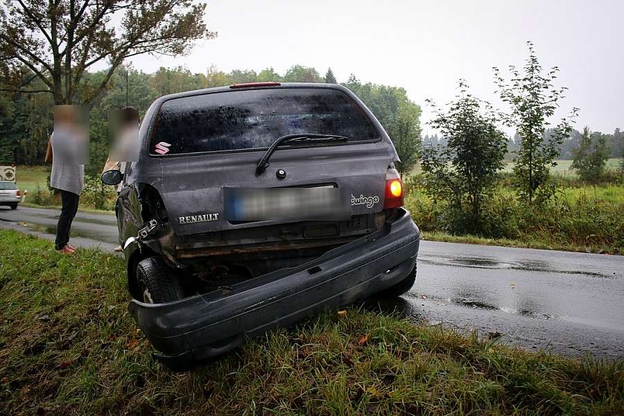 Zderzenie samochodów na drodze wojewódzkiej