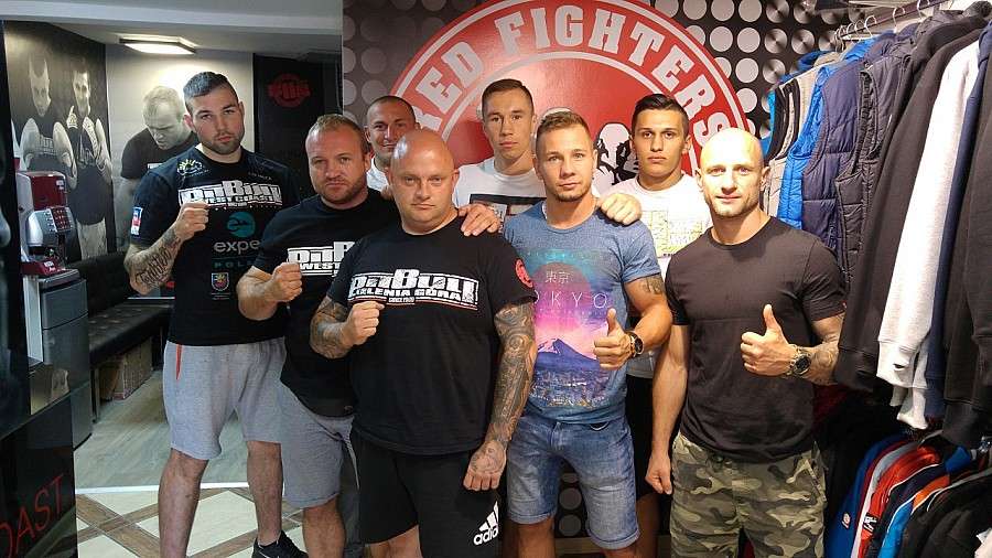 Kolejni znani pięściarze trenują z Red Fighters