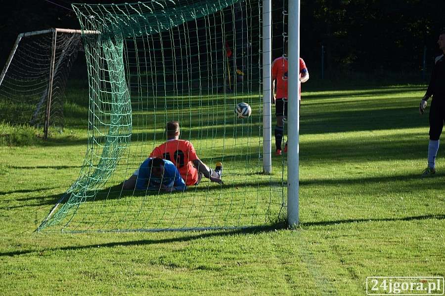 Piast Dziwiszów rozbity przez Woskara