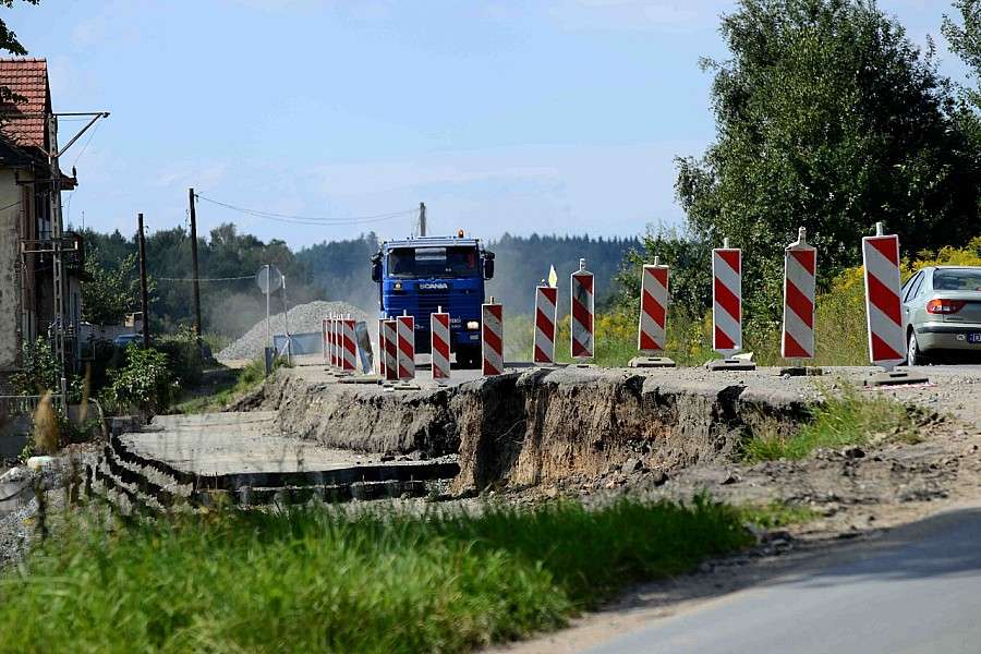 Trwa remont drogi w Siedlęcinie