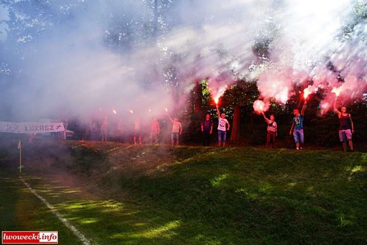 Stella rozbiła Raciborowice. Piłkarze i kibice pożegnali Łukasza