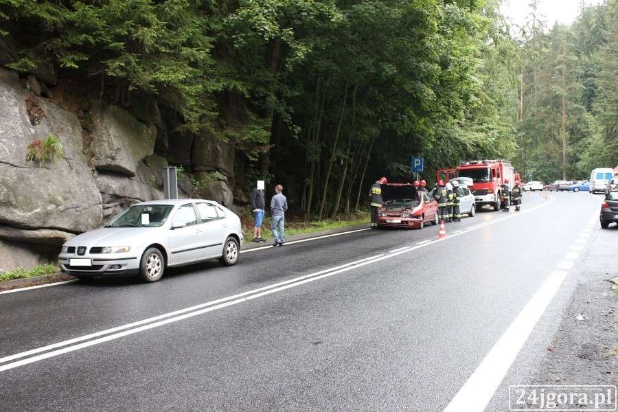 Zderzenie trzech aut w Szklarskiej Porębie.