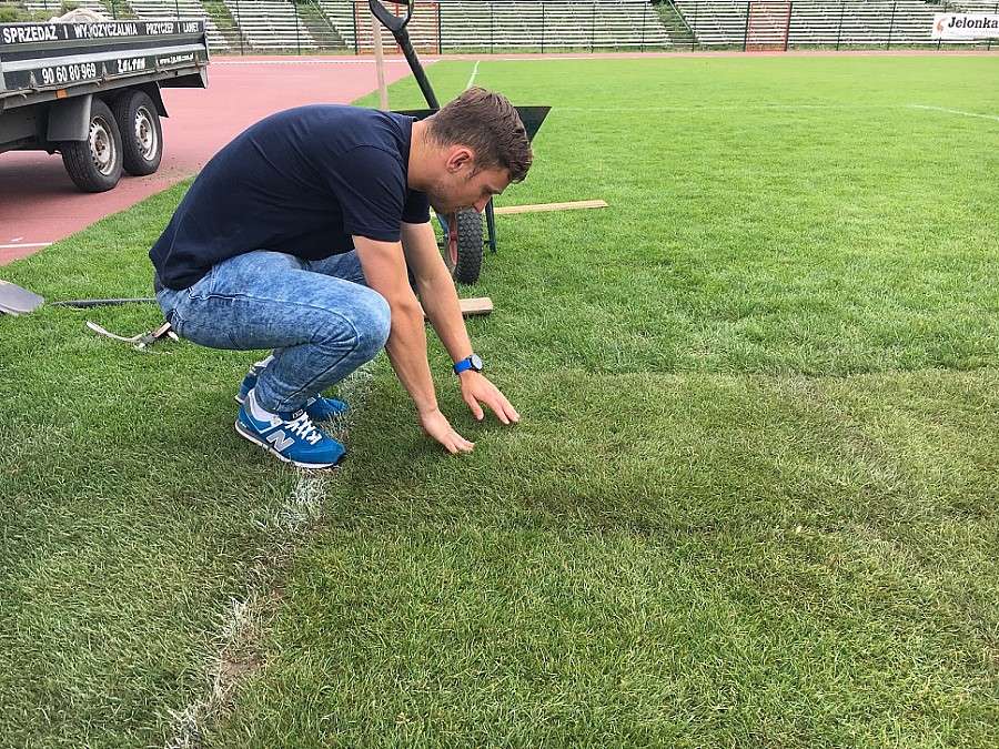 Trwają prace na stadionie przy Złotniczej