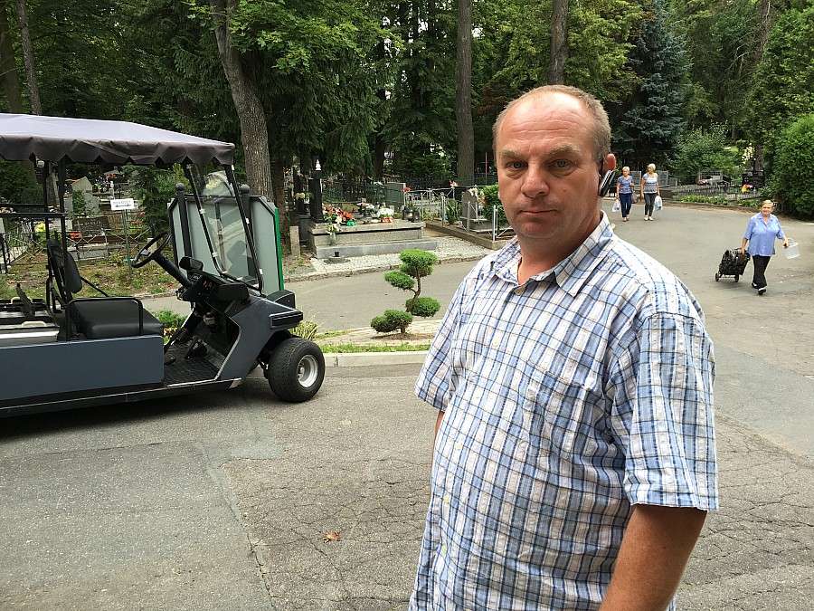 Pracownik MPGK zatrzymał cmentarną hienę