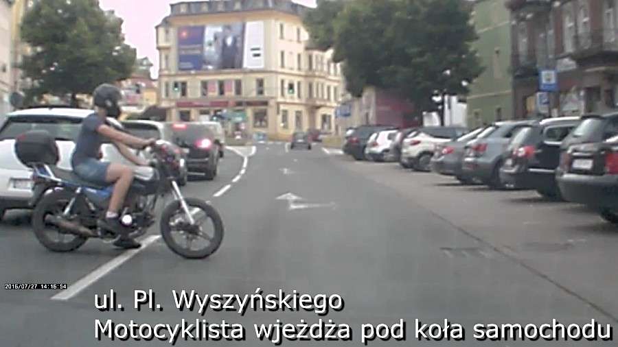 Motocyklista wjechał pod koła samochodu - prawie małe bum cz.5