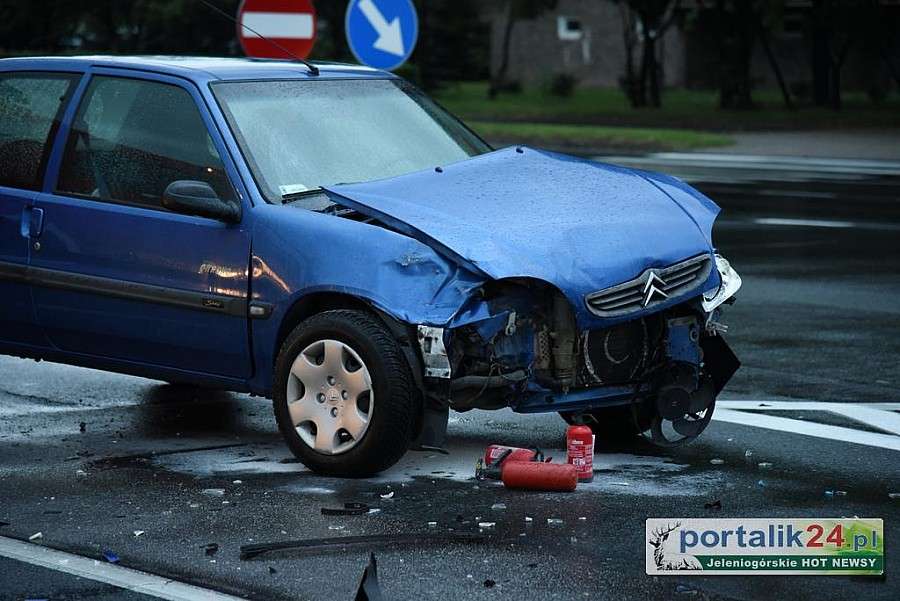 Jelenia Góra : Zderzenie dwóch Citroenów