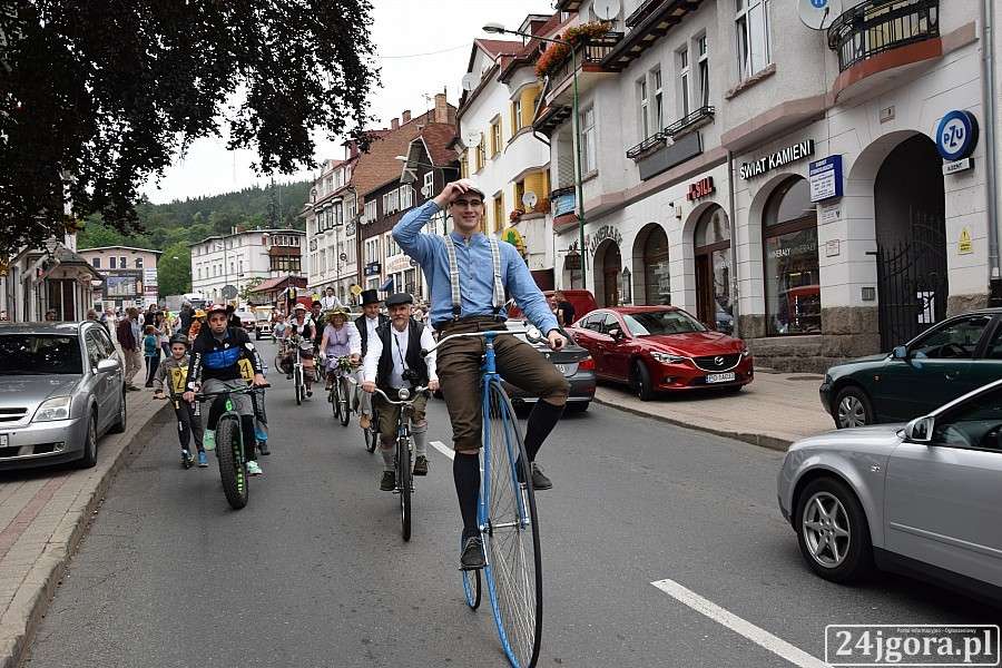Parada Rowerów Niezwykłych w Szklarskiej Porębie 