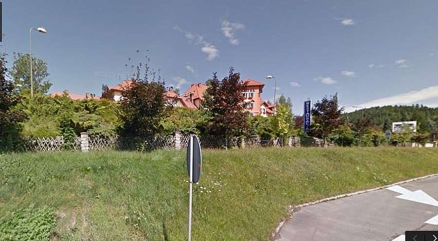 Kradzież samochodu spod hotelu w Wojcieszycach