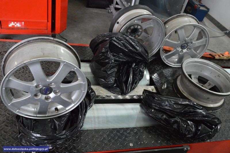 Kradli kable, felgi i transportery na butelki