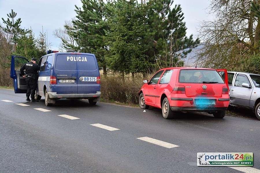 Zderzenie Nexi z Golfem w Siedlęcinie