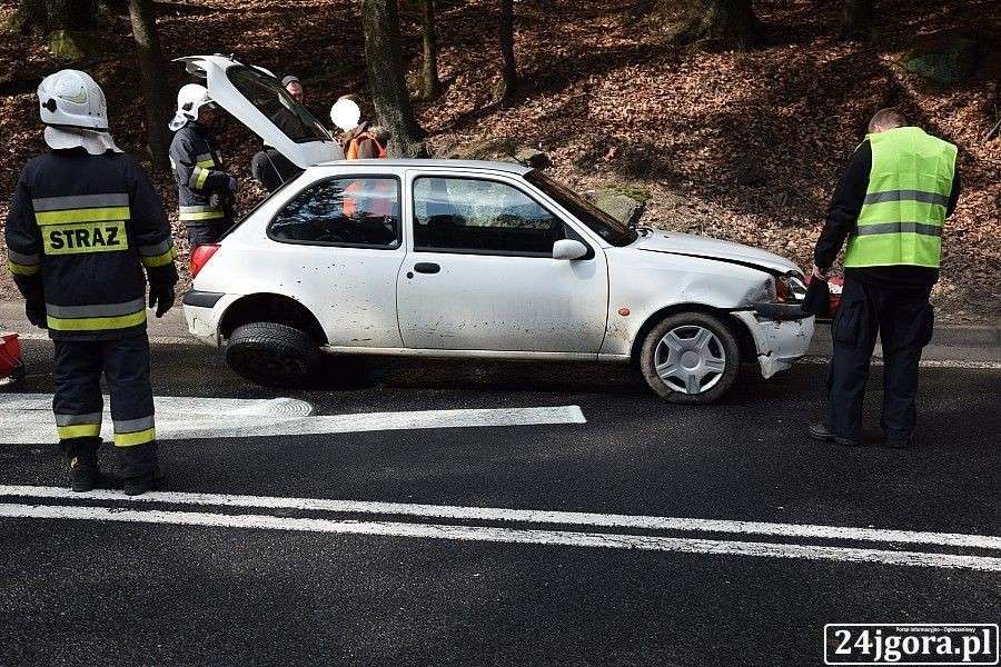 Szklarska Poręba - Ford wypadł z drogi