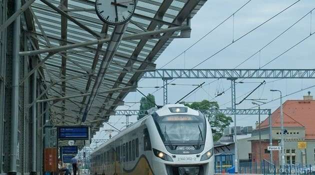 Pociągiem do Wrocławia omijając Wałbrzych? Czy to możliwe?