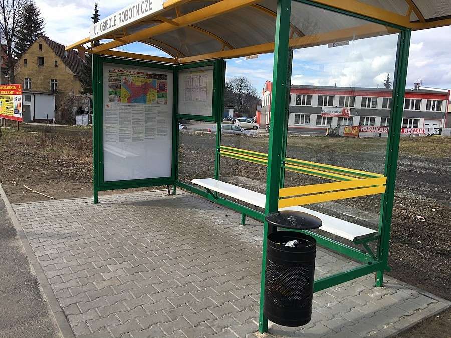 Jelenia Góra : Specjalne służby dbają o czystość przystanków