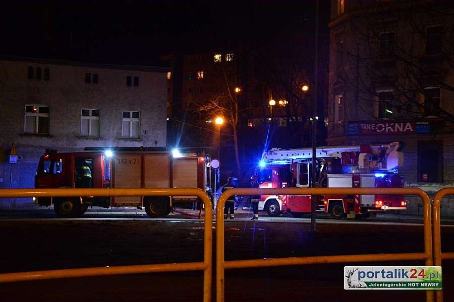 Dwie osoby poszkodowane w pożarze na Podwalu