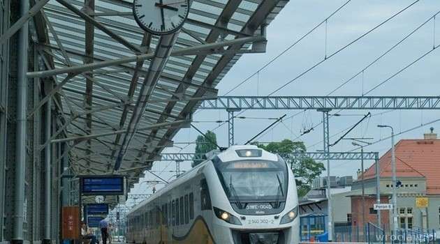 Krócej i wygodniej pociągiem z Wrocławia do Jeleniej Góry