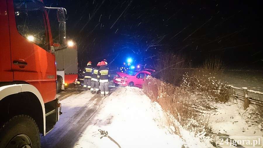 Podgórzyn : Kierująca Daewoo wpadła do rowu
