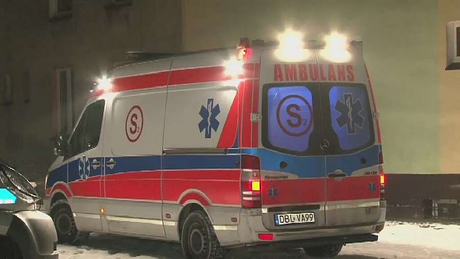 Tragedia w Bolesławcu. Kobieta wypadła z balkonu.