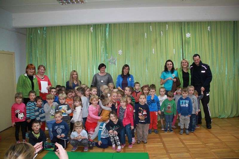 Policjanci spotkali się z przedszkolakami
