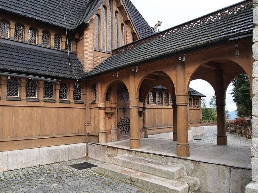 Okradają Kościół Wang