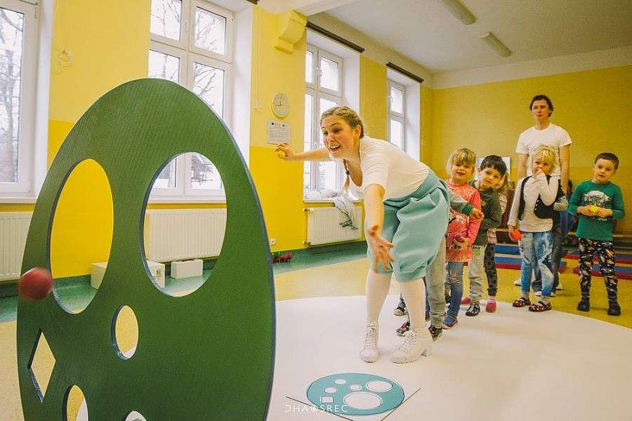 Karpacz : Aktorzy w przedszkolach