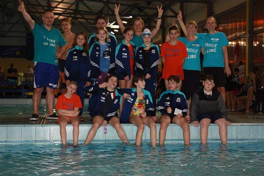 ZAWODNICY JUST SWIM NA ZIMOWYCH MISTRZOSTW DOLNEGO ŚLĄSKA W PŁYWANIU - NOWA RUDA 2015