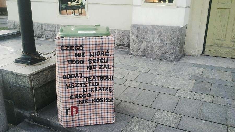 Oddaj teatrowi wszystko w kratkę, czego nie nosisz