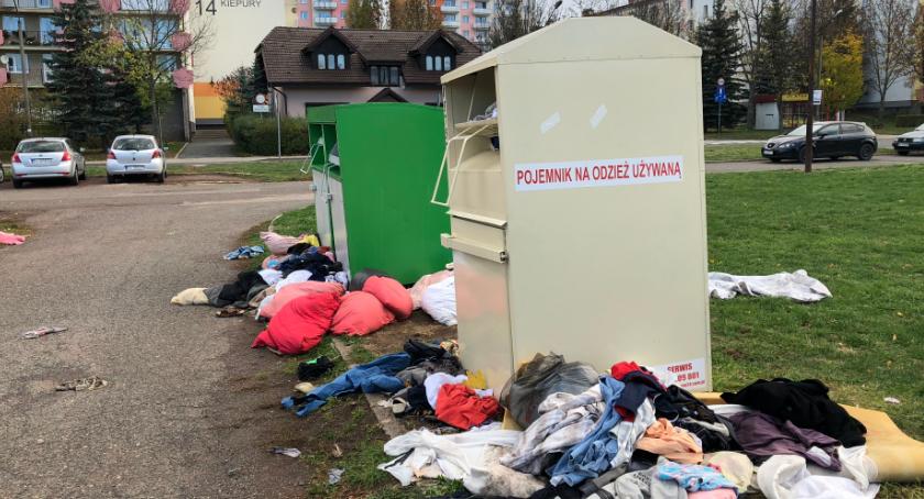 Czytelnik - bałagan przy pojemnikach na odzież!