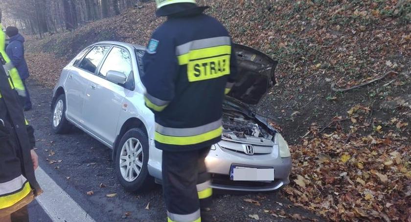 Auto wypadło z drogi w okolicach Mysłowa