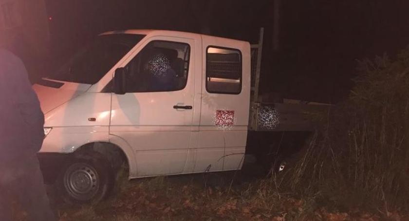 W Kaczorowie auto wypadło z drogi