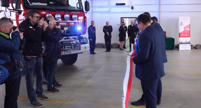 Nowy wóz dla jeleniogórskich strażaków