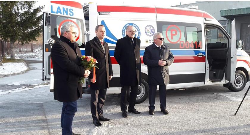 Nowa karetka dla jeleniogórskiego pogotowia
