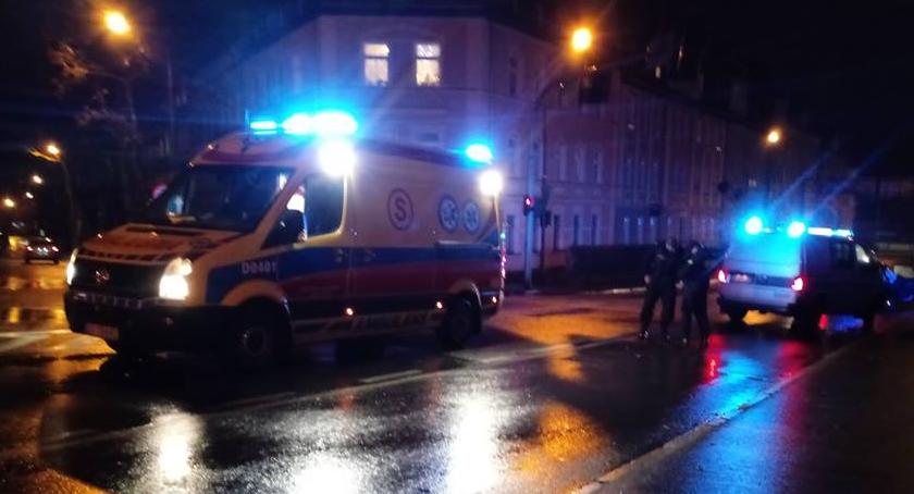 Na ulicy Złotniczej na jezdni leżała kobieta