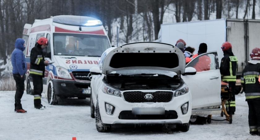 Warunki nadal bardzo ciężkie. Kolejne wypadki i kolizje. Włącz Zello