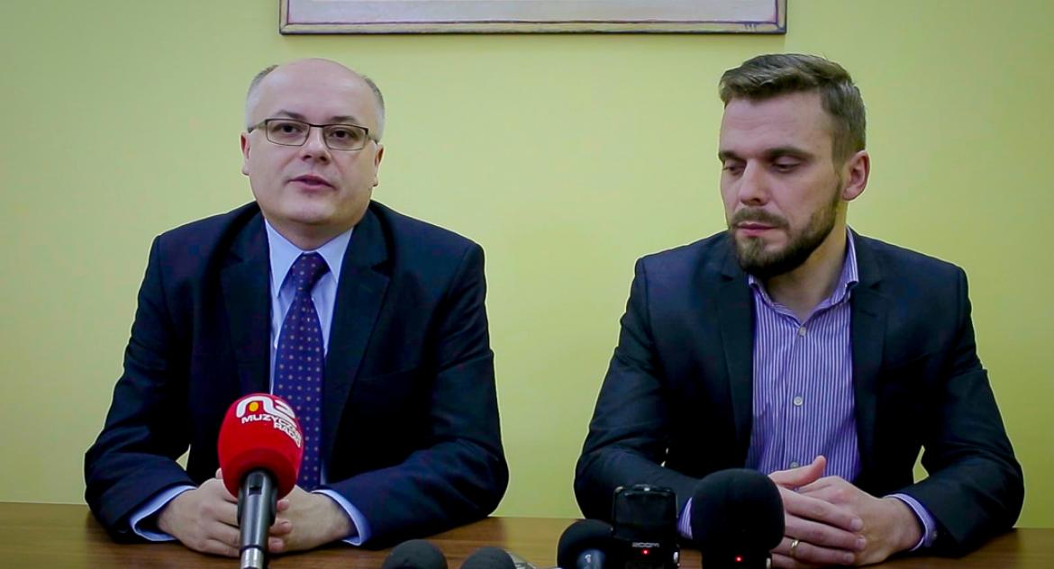 K.Mróz : 
