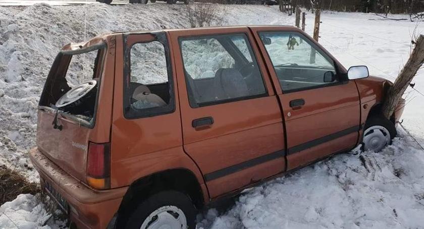 Na drodze do Karpacza auto wypadło z drogi 