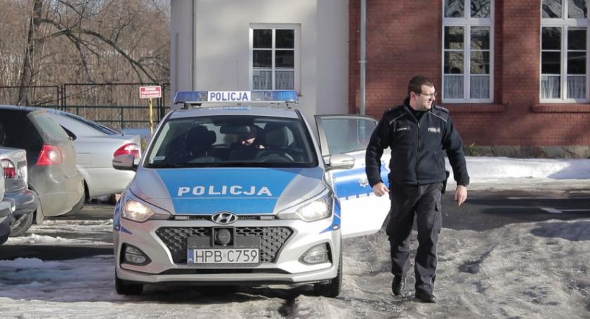 Policja i Straż Miejska na pomoc bezdomnym.