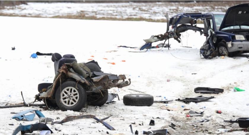 Koszmarny wypadek pod Wykrotami Subaru rozleciało się na części