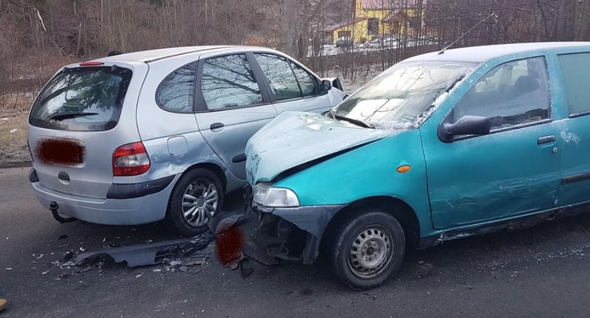 Podgórzyn - Utrudnienia w ruchu po zderzeniu 3 aut
