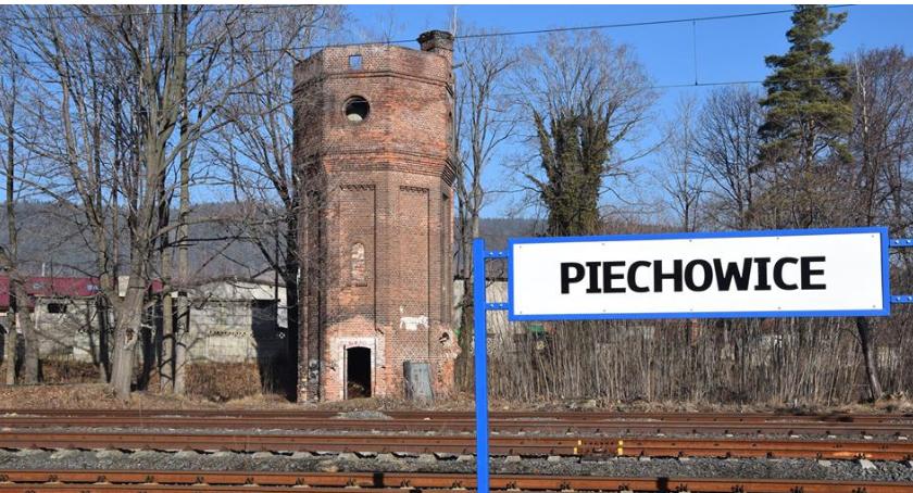 Piechowice - Smutny los zabytkowej wieży ciśnień