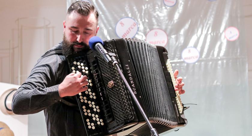 Miejski Dzień Kobiet w Piechowickim Ośrodku Kultury