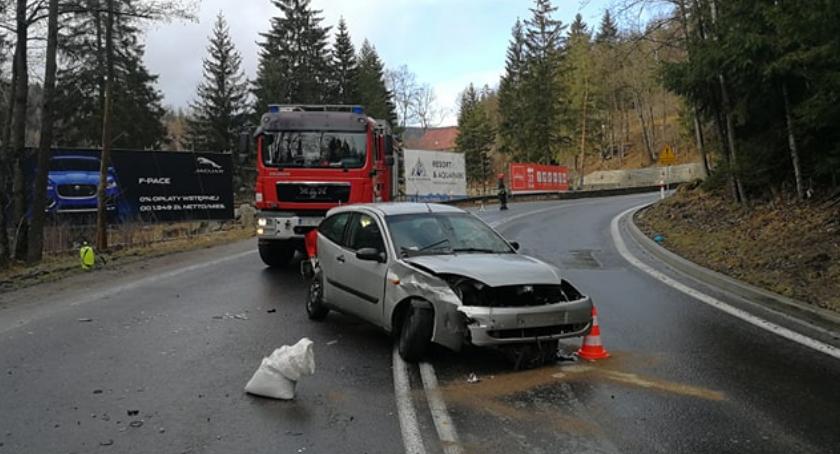 Ślisko na drogach - Zderzenie pod Szklarską Porębą