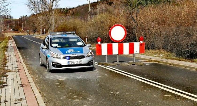 Kolejka po mandat na ulicy Lubańskiej